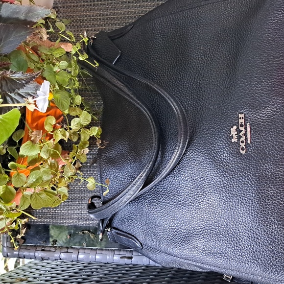 COACH HALLIE Black Leather Shoulder Bag with Gourgous SILVER HARDWARE EXCELLENT - Picture 11 of 11